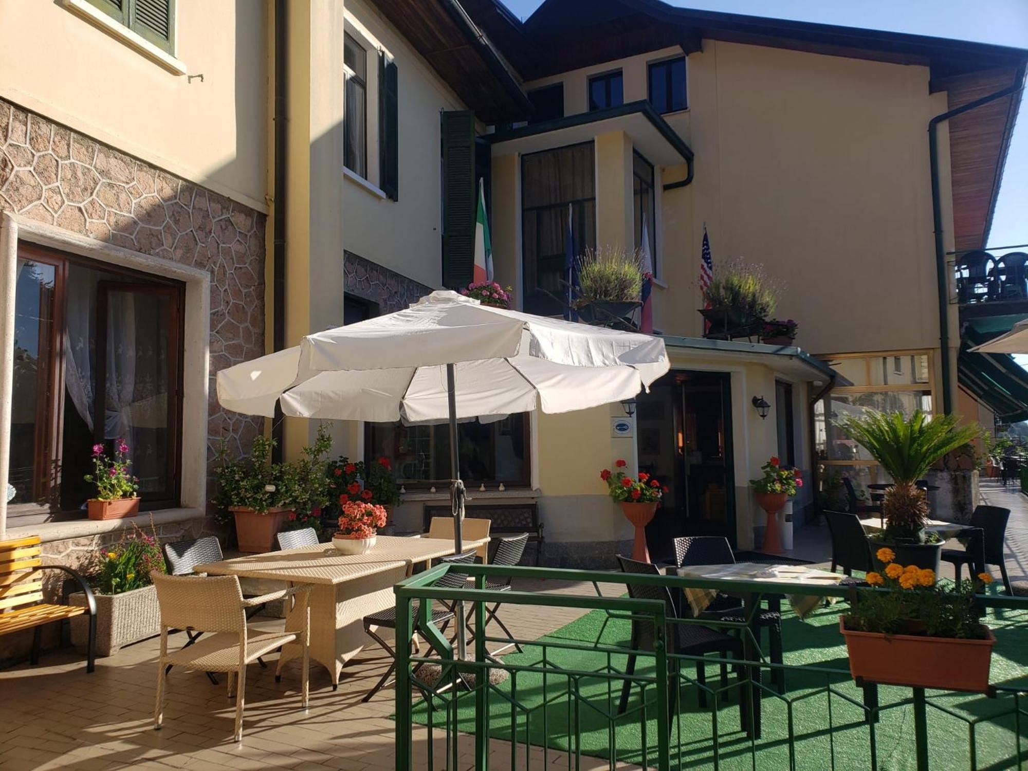 Budget Hotel Vittoria & Ristorante Marzio Екстериор снимка