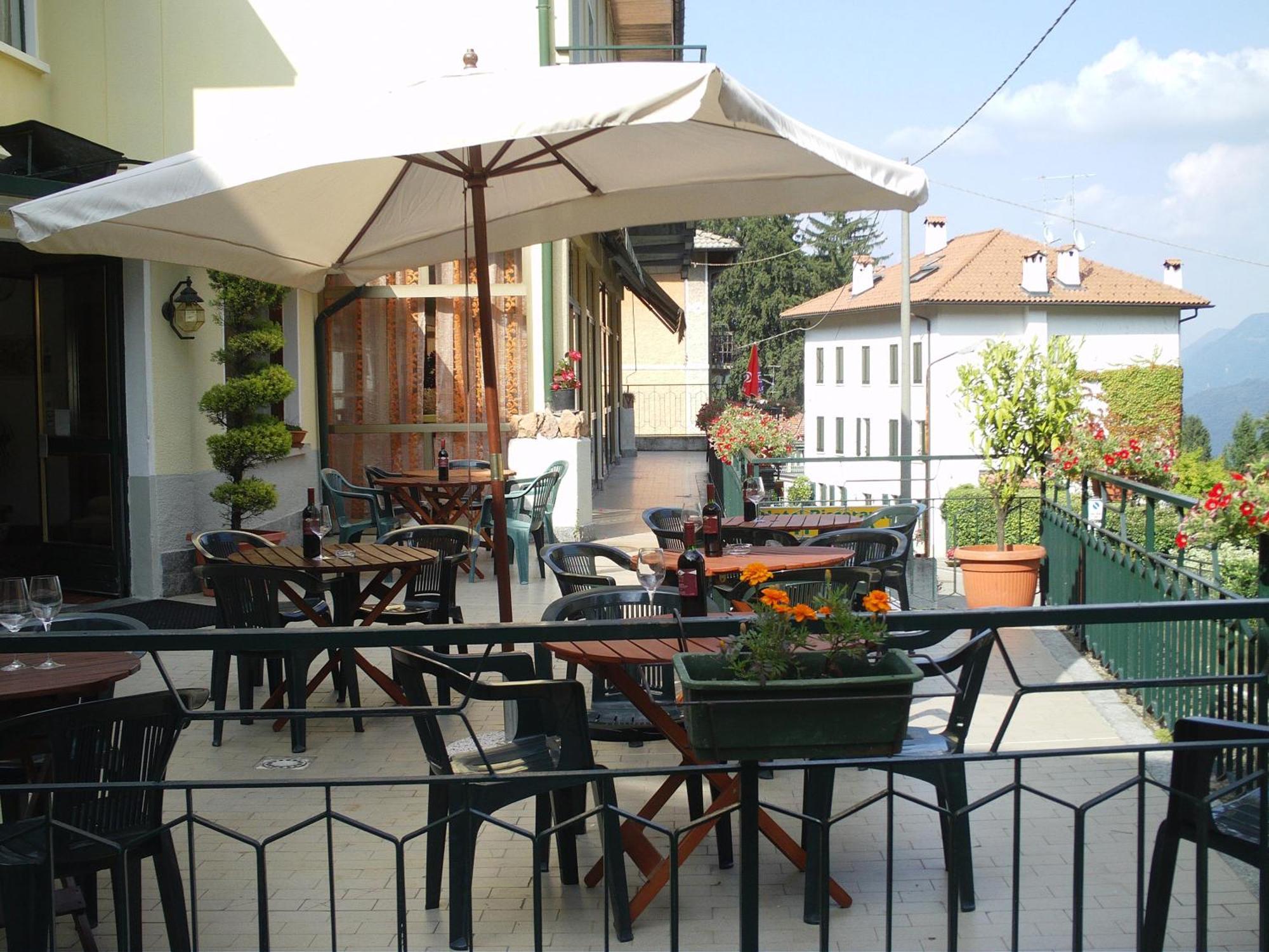 Budget Hotel Vittoria & Ristorante Marzio Екстериор снимка