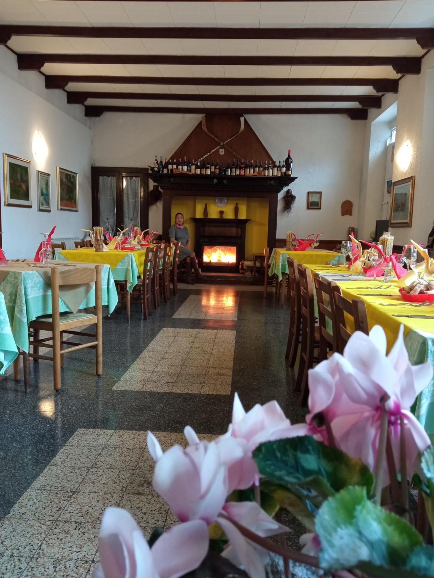 Budget Hotel Vittoria & Ristorante Marzio Екстериор снимка